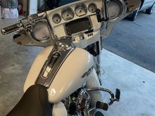 Can't see them in this picture, but just had GaugeModz change the gauge colors from OEM orange to white with blue.