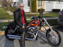 fxdwg3 Sitting on the new Wide Glide