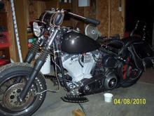 '87 FLST Sloptail, semi-open primary, Baker transmission with N-1 shift top, suicide clutch, jockey shift.