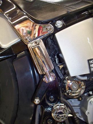 you can see the seat bolt in this photo