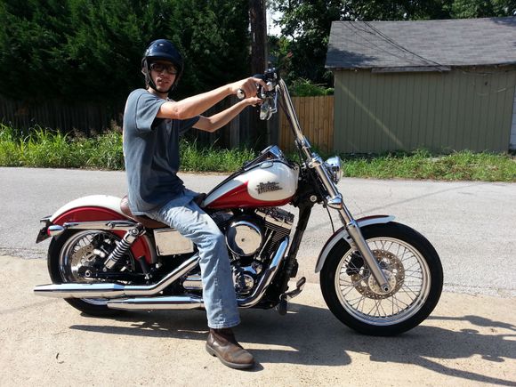 Here's my nephew showing off his new apes on his Street Bob.