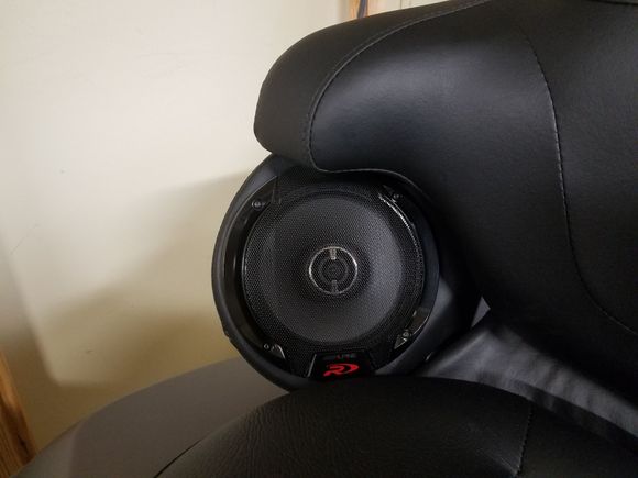 Alpine R60's dropped in the pods.