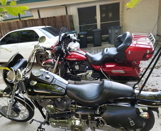 Modified faring to fit my HG pouch from my windshield.  And pic with sissy bar and old Ultra.