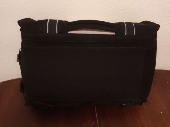 Nikon Messenger bag like new carry over your shoulder or 