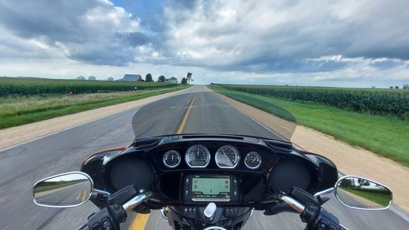 Wandered around Iowa....a good 5 rain free hours.