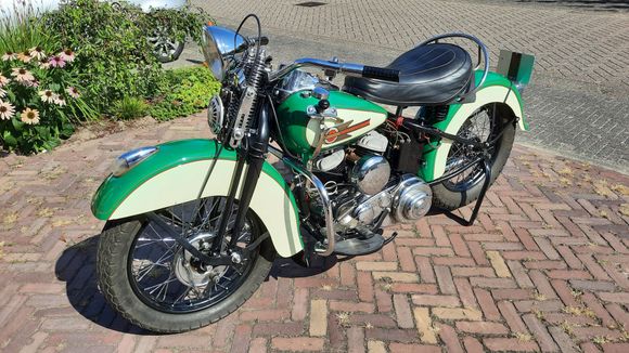 20220820a Harley WLC on driveway