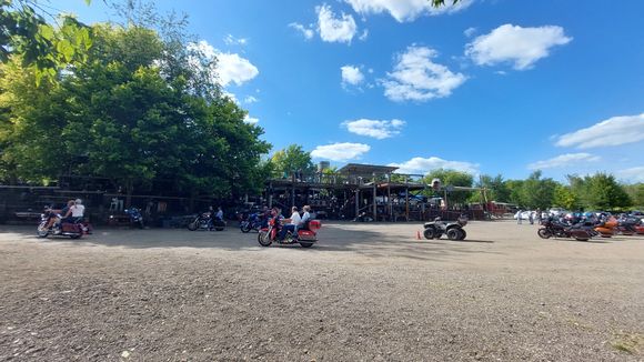 There was a pretty good band playing today. Lots of bikes took off when they took a 3:30pm break.....us included. 