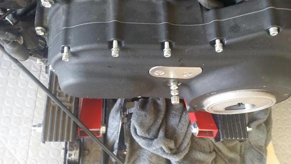 snugging it up, still have to torque using the sequence in the manual
