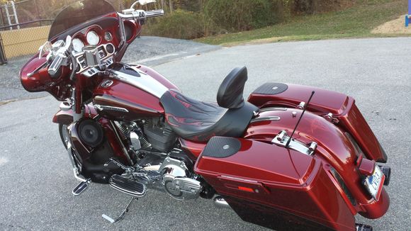 Nice paint, pinstripe and seat.