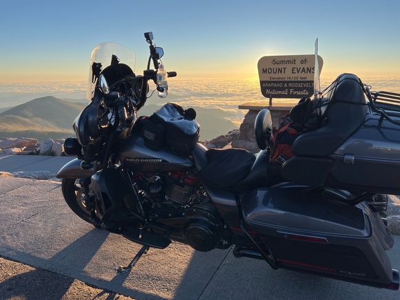 Mt Evans Summit