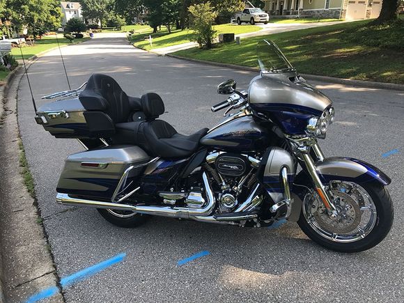 2017 CVO Limited - right side