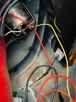 Cylinder head gauge wiring.