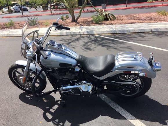 2019 Low Rider with 14" Windshield, Luggage Rack and Mustang Wide Tripper Solo Seat