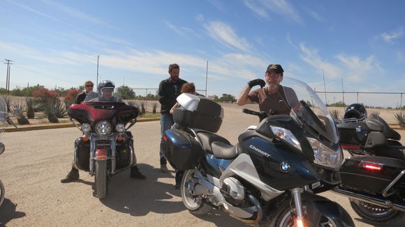 Another needed break, Tuvya next to his RT