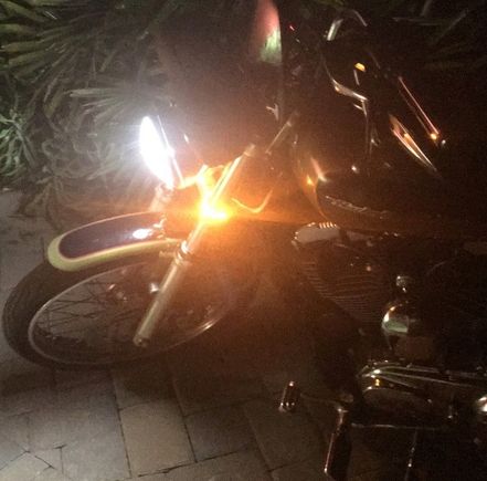 Left turn signal - night