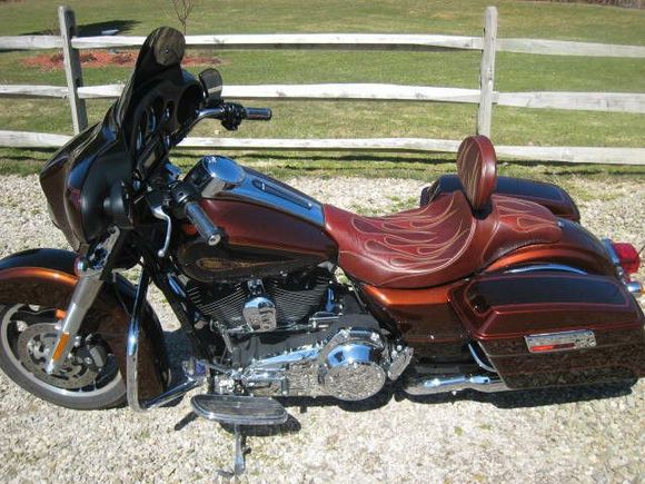 C&amp;C Seats Brown Rust Flame Inserts Seat
http://www.sideroadcycles.com/AmericanMotorcycles/Seats/Motorcycle_Seats.html