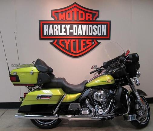2011 FLHTK Electra Glide Ultra Limited Custom Green Apple Vivid Black Harley Davidson gallerylarge