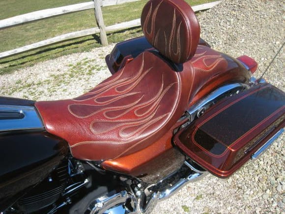 C&amp;C Seats Brown Rust Flame Inserts
http://www.sideroadcycles.com/AmericanMotorcycles/Seats/Motorcycle_Seats.html