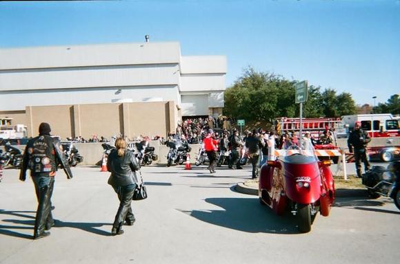 Out side with the sea of humanity entering the convention hall. Please note these were the first to arrive. This went on for another 45 minutes as more arrived