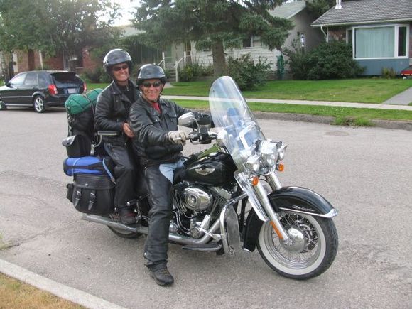 Joanne and me, back home in Hinton, Alberta, after 38 days on the road. East across Canada and back west across USA. Put on 15,000 km, was great !!!!