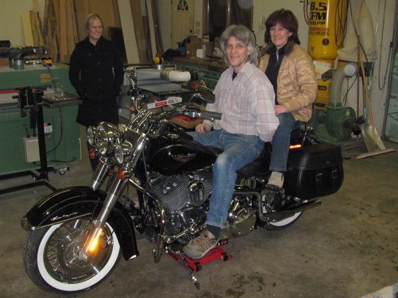 Had to try out the backrest before welding it up. With passenger, of course. The finish fit is perfect.