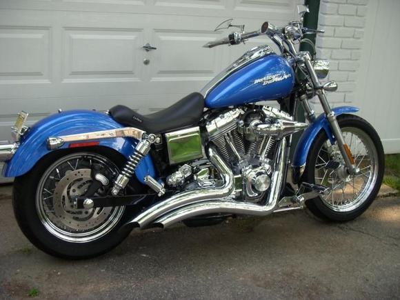 New Bars, Speedo, Chrome knuckles, mirrors, Headlight,V&amp;H pipes, D&amp;M spike, Lowering Shocks, Tank lift