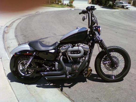 Updated setup with Vance and Hines 
Shortshots Staggered, and no more
front fender!