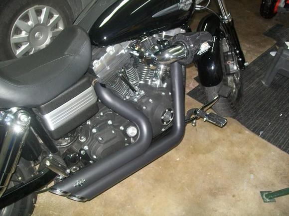 Switched out footpegs with what was on the Sportster before I sold it..........pretty much done.......might add a little more black stuff later.......this bike begs to be all black.....the less chrome the better in my opinion......but that's just me.......
