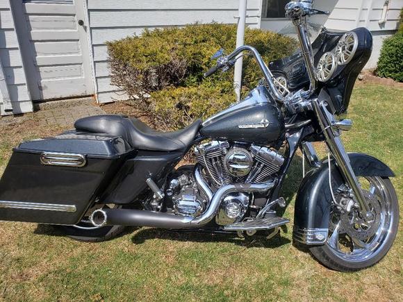 2007 road king custom 11/2 buffalo bars rc components drifter wheels front and back super trapp pantom pipe reckless fairing color black pearl
