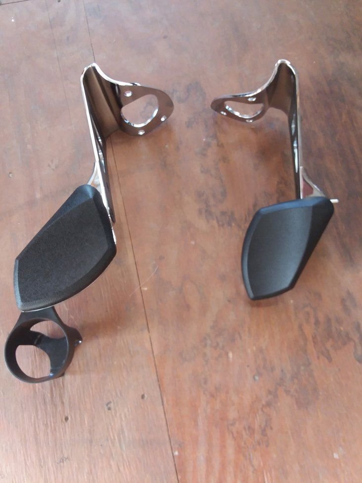 tri bar arm rests