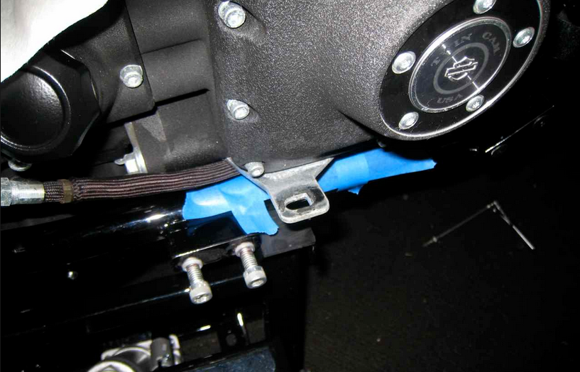 Little tool to remove Streetbob exhaust bracket bolts Harley Davidson