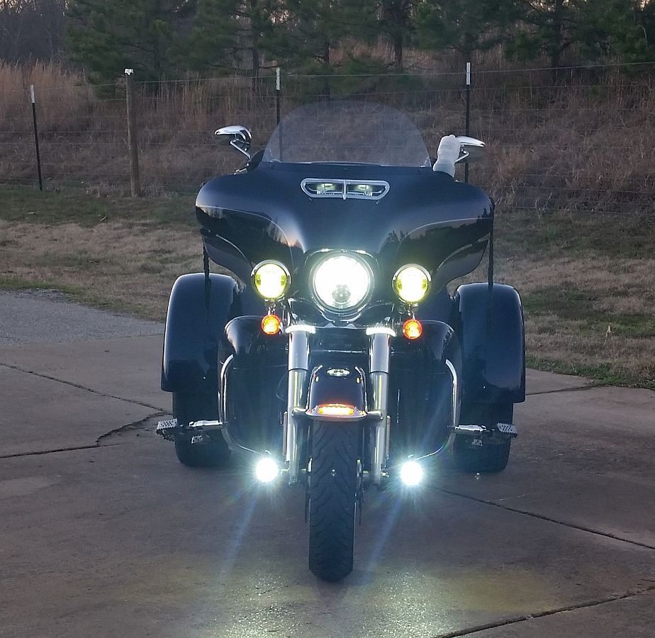 Driving /spot lights on a freewheeler Page 2 Harley Davidson Forums