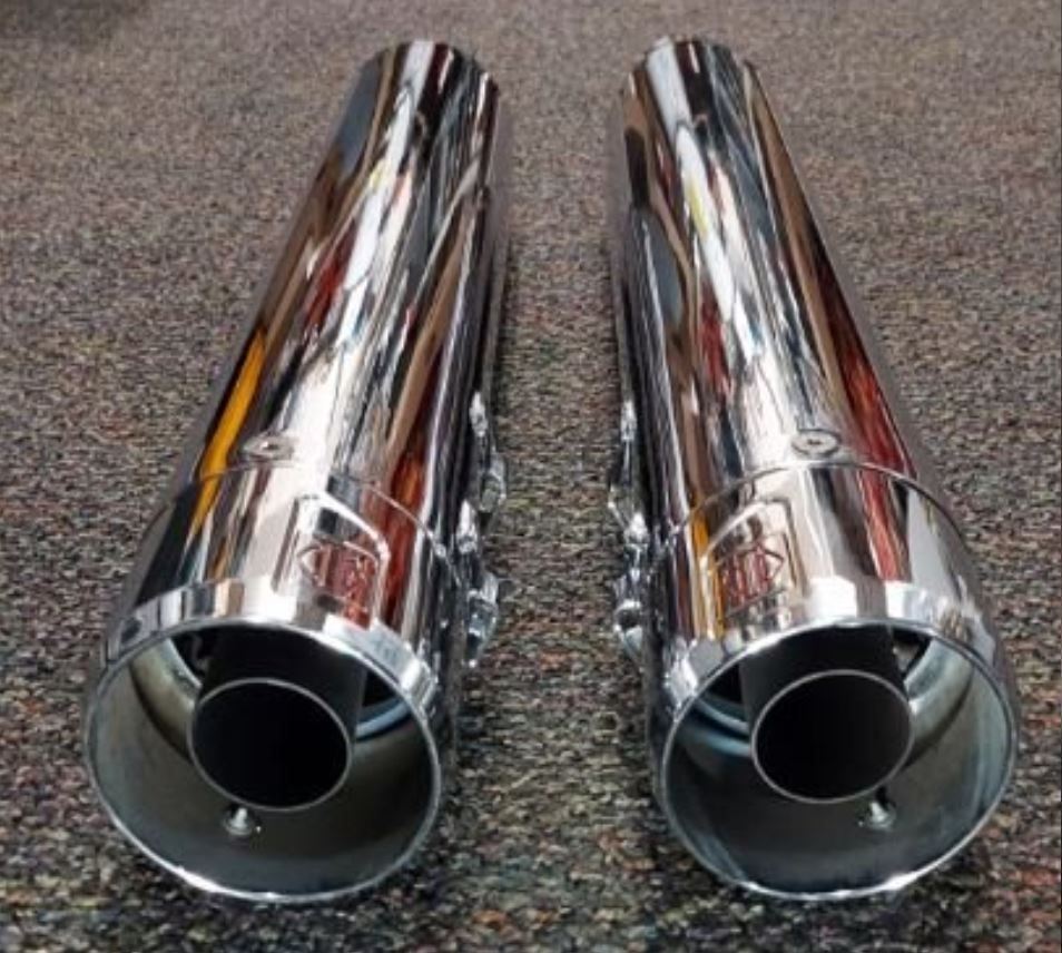 CVO Chrome Mufflers w/chrome End Caps Silver Shields Harley Davidson