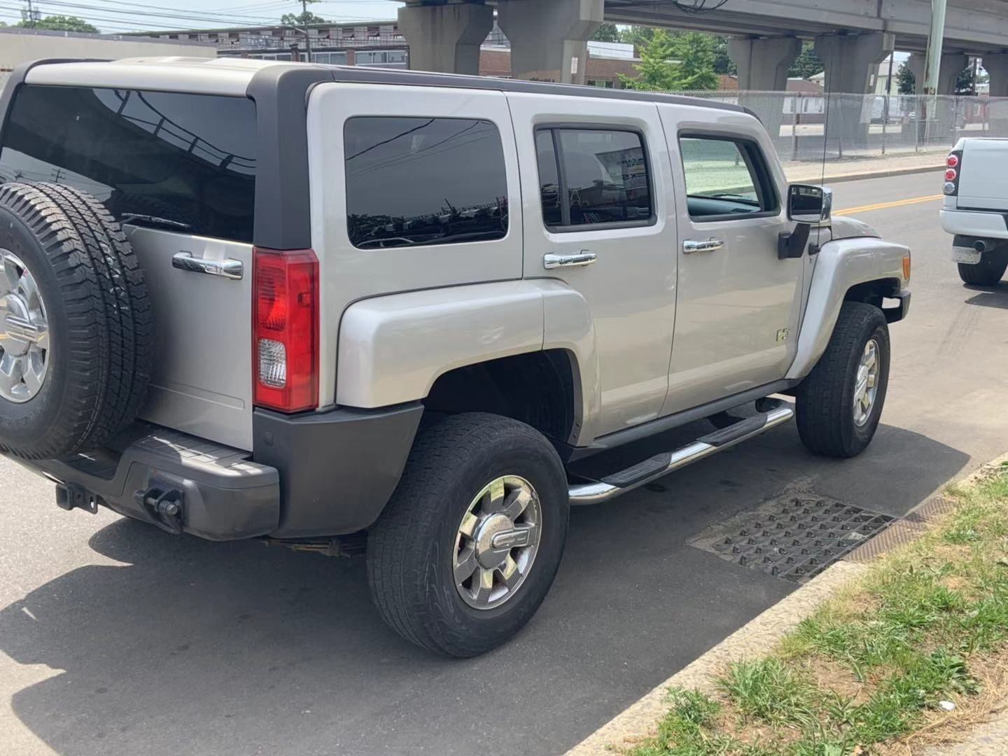 2006 Hummer H3 automatic transmission 120K Miles $8000(Long Isand, NY