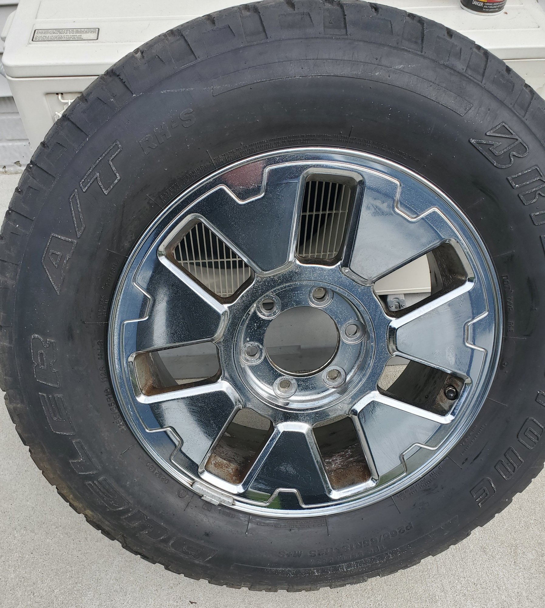 H3 tire and wheel 