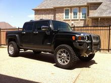 H3T after leveling kit and 33" Trail Grapplers. As it is currently.