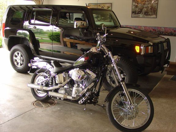 2007 H3. Sorry the bike is in the way.