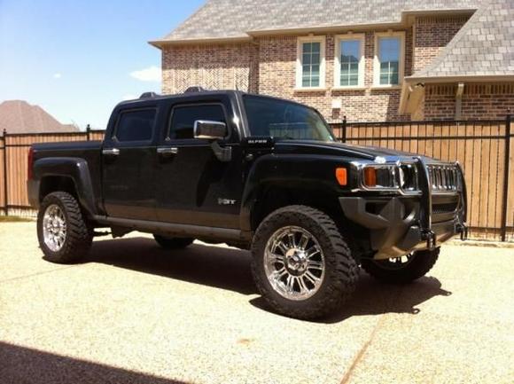 H3T after leveling kit and 33" Trail Grapplers. As it is currently.