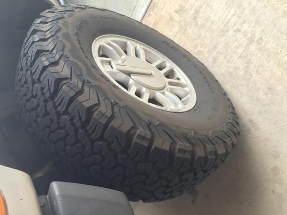 This is the 5th set of tires for the old girl... BF Goodrich KO2 305 70 R16 Stock - MUCH smoother than previous Nitto Mud Grappler of the same size