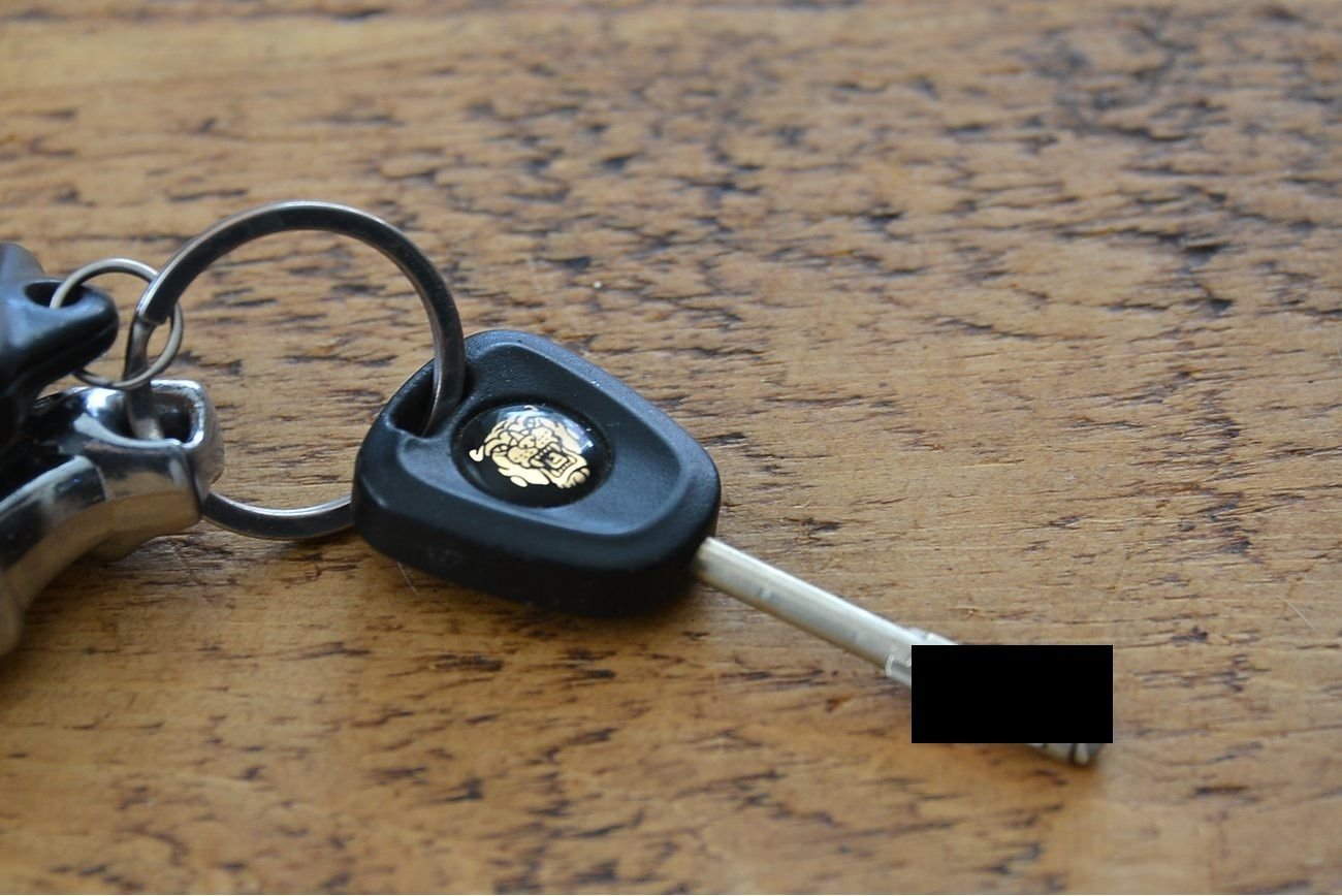 Does 97 xk8 UK version have a chipped key fob Jaguar Forums Jaguar