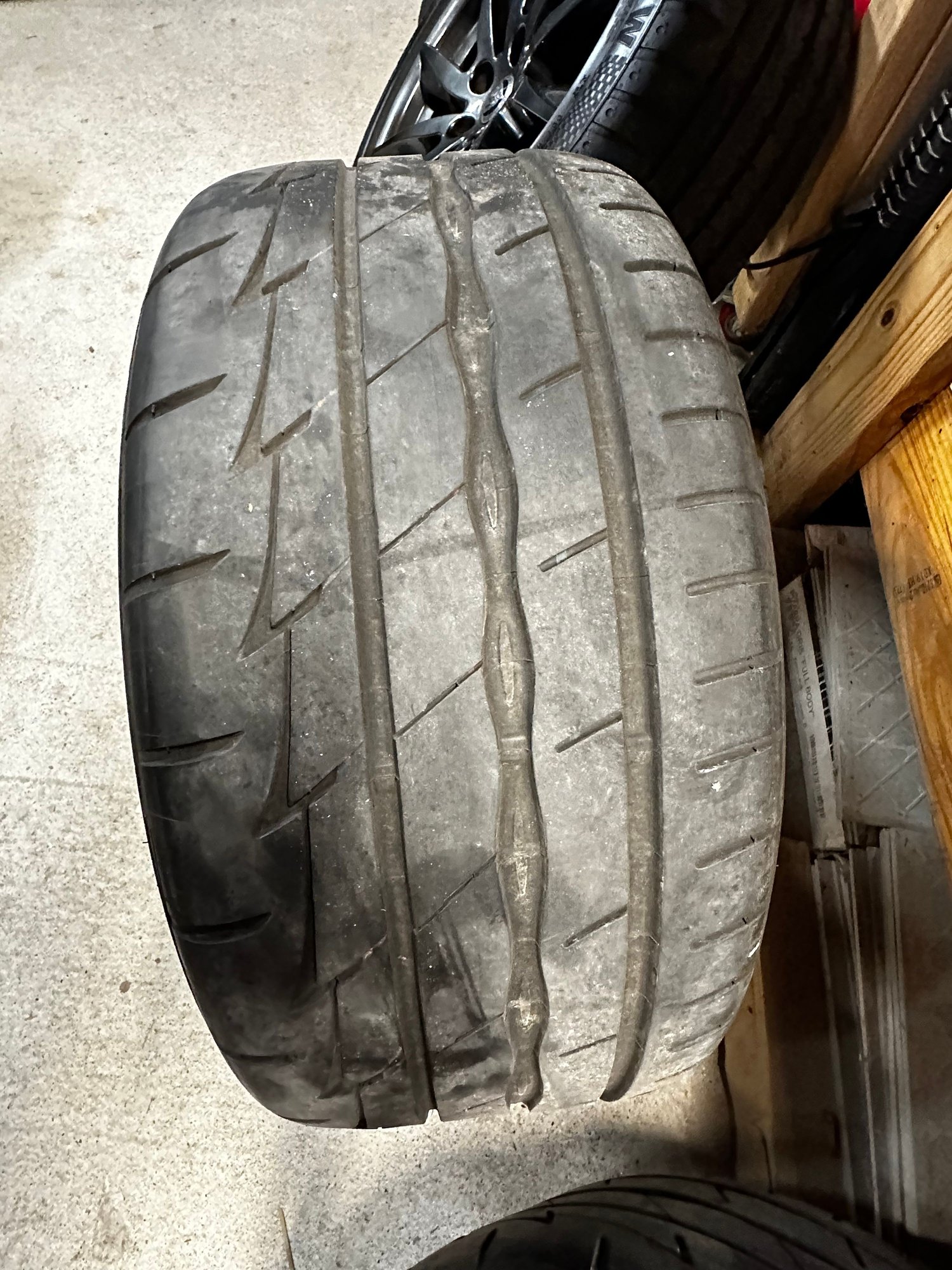 Wheels and Tires/Axles - Set of 4 Wheels and Tires from F-Type - Used - 2014 to 2024 Jaguar F-Type - Houston, TX 77008, United States