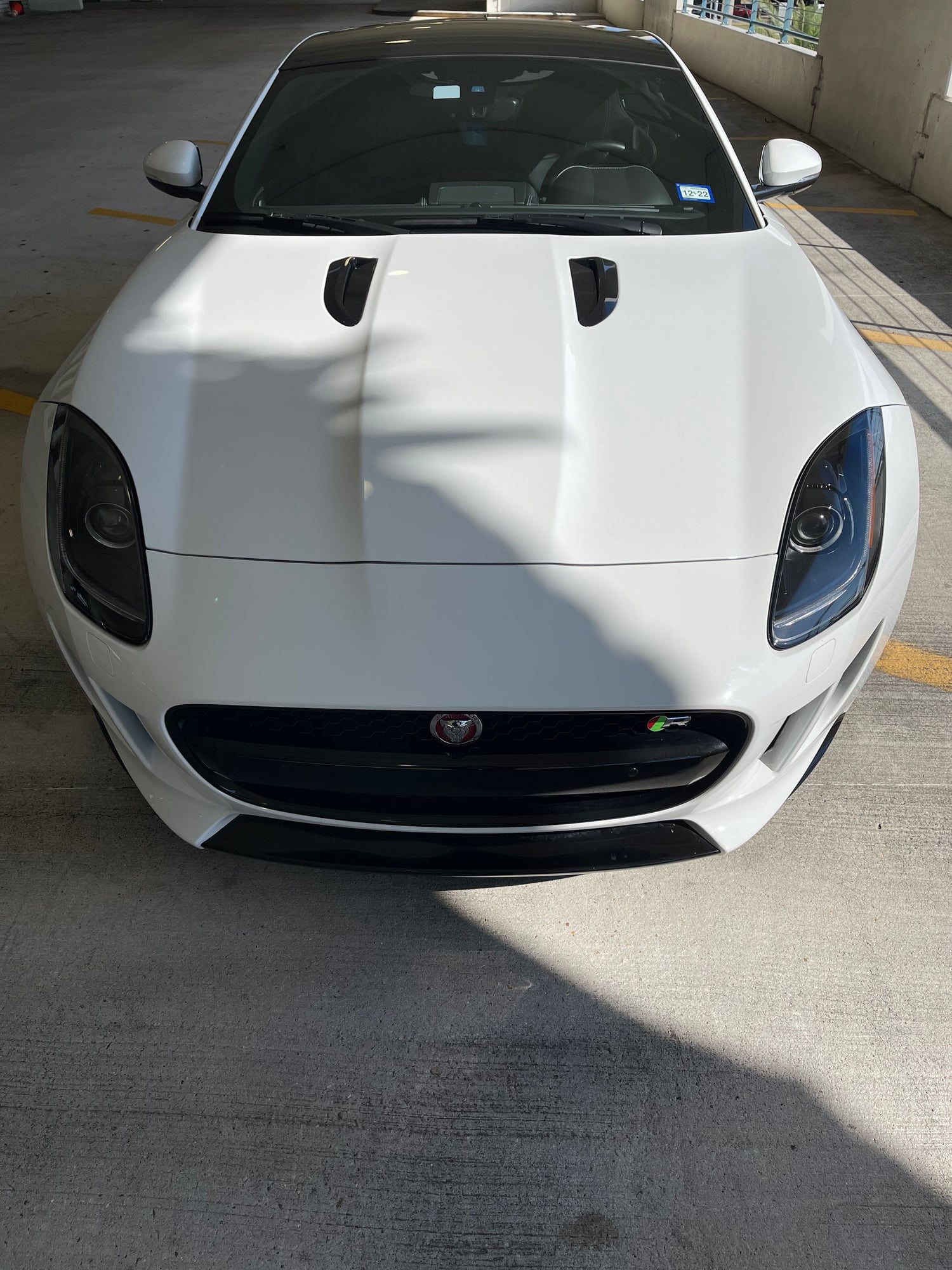 2015 Jaguar F-Type - Excellent 2015 Jaguar F-Type R For Sale - Used - VIN SAJWA6DA5FMK19861 - 11,812 Miles - 8 cyl - 2WD - Automatic - Coupe - White - Houston, TX 77002, United States