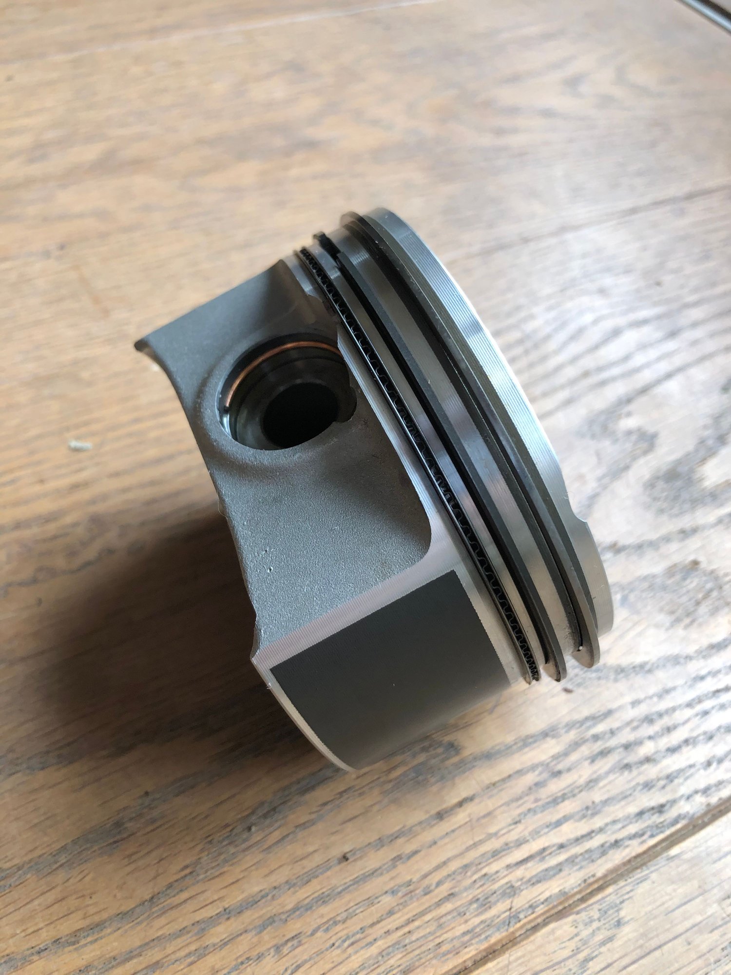 Engine - Internals - New 4.2 Supercharged pistons grade 2 complete with rings/pin - New - 2003 to 2009 Jaguar XKR - 2002 to 2007 Jaguar S-Type - 2008 to 2009 Jaguar XFR - 2003 to 2009 Jaguar XJR - Belgium