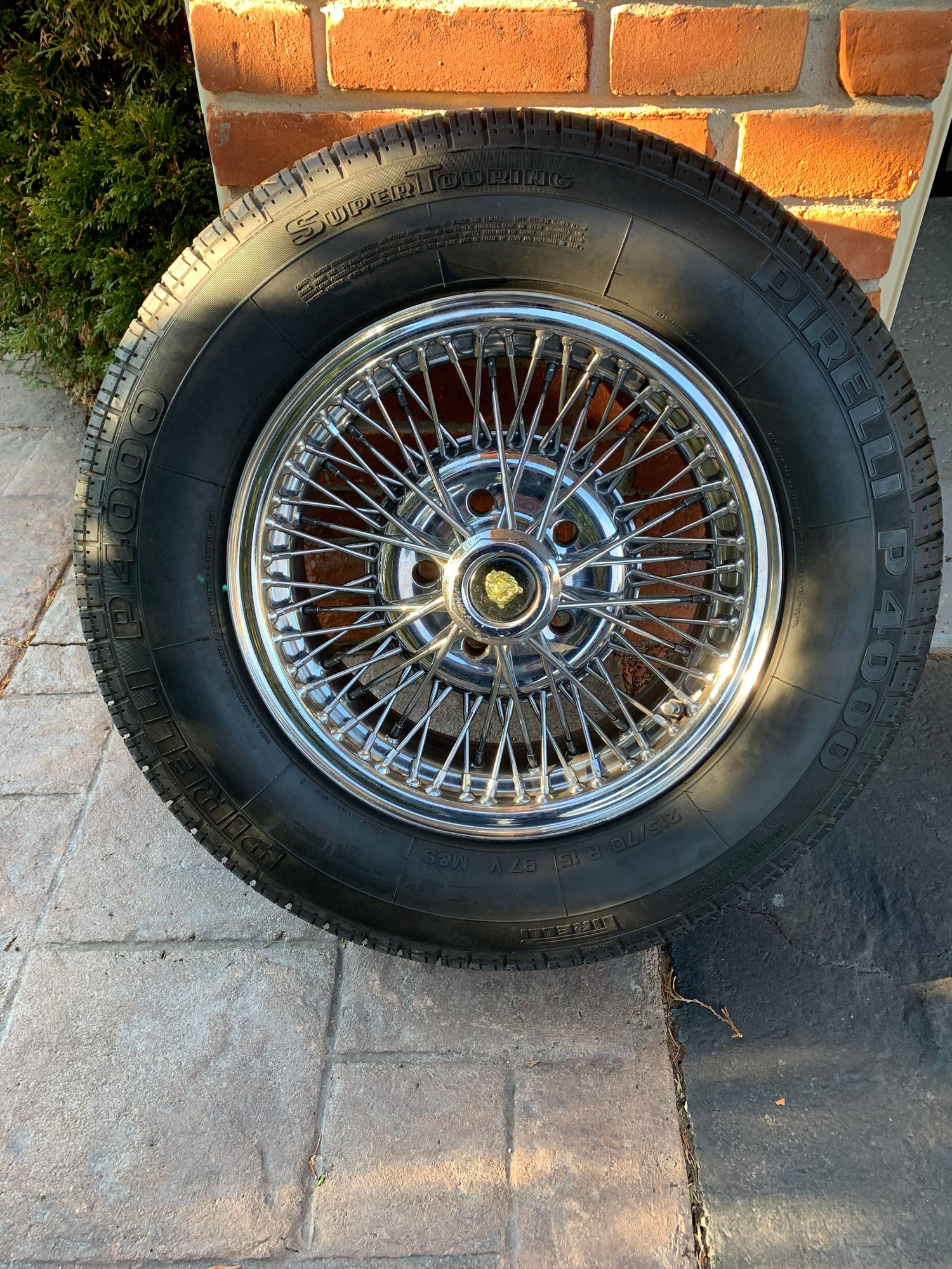 Wheels and Tires/Axles - Wire wheels - Used - 0  All Models - Carlisle, ON L0R1H2, Canada