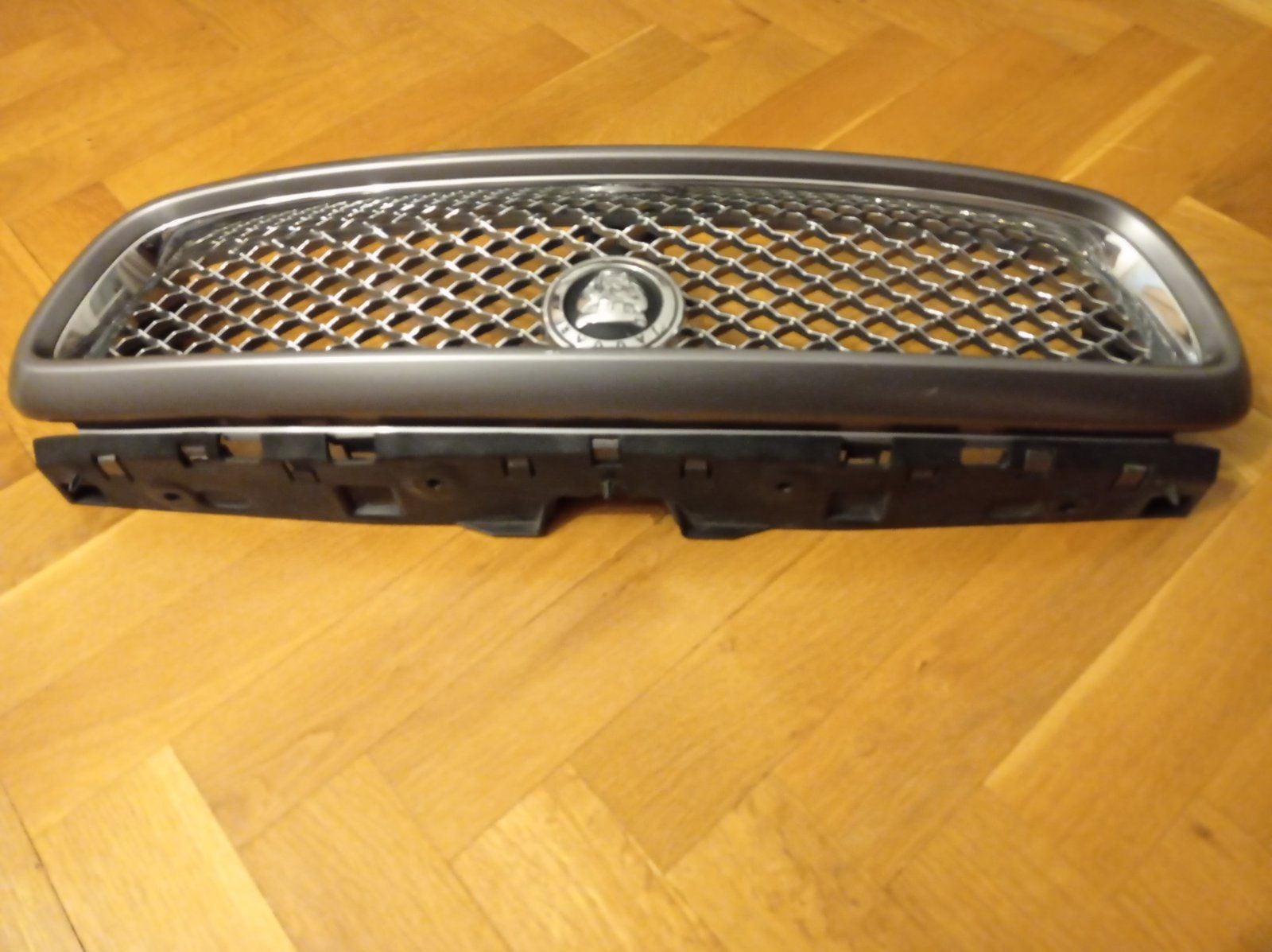 Exterior Body Parts - Jaguar X-type facelift grill - Used - 2001 to 2009 Jaguar X-Type - Bad Iburg, Germany