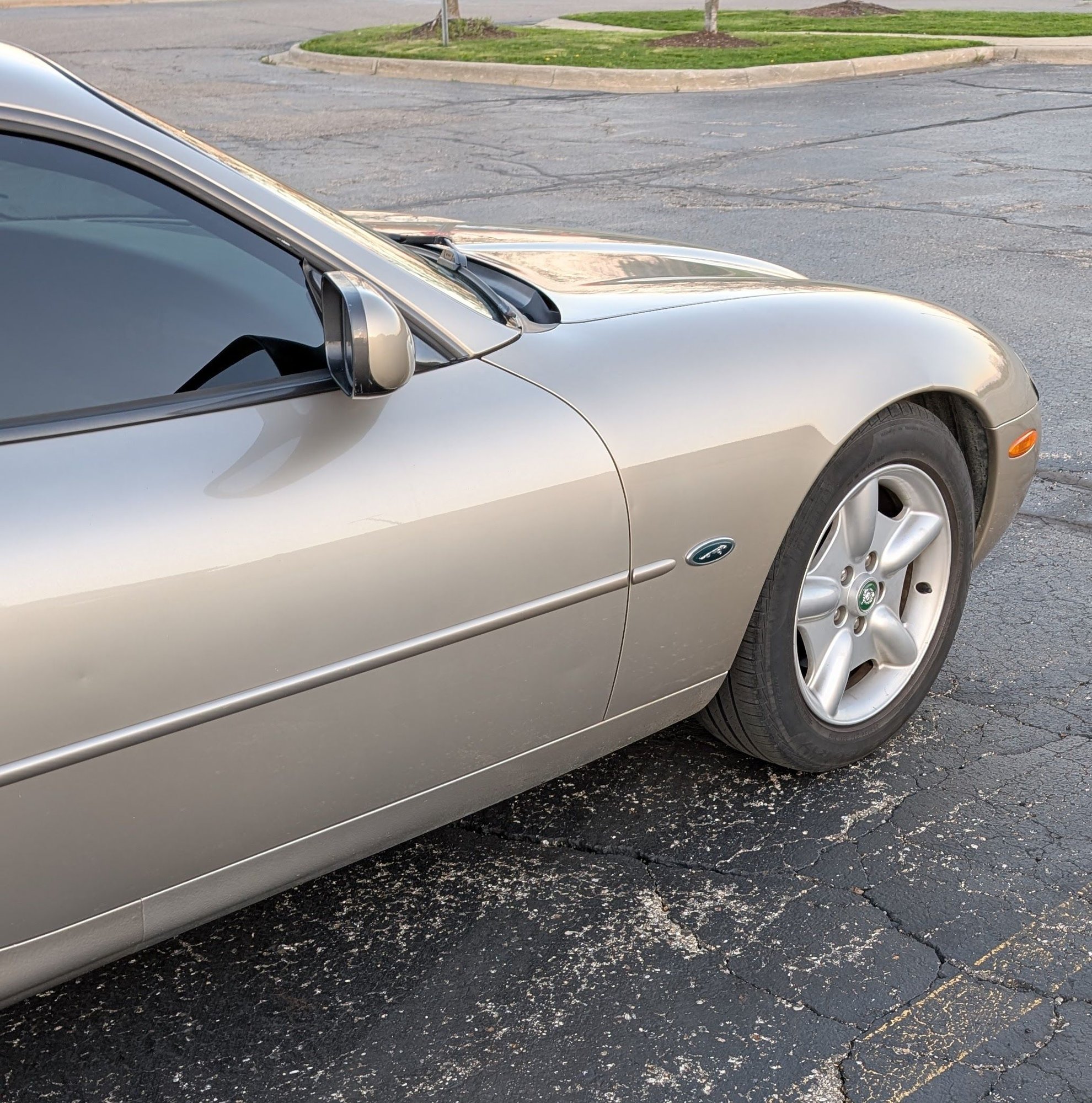 1998 Jaguar XK8 - Hardtop coupe! Low miles - Used - VIN SAJGX5241WC020578 - 69,100 Miles - 8 cyl - 2WD - Automatic - Coupe - Gold - Barryton, MI 49305, United States