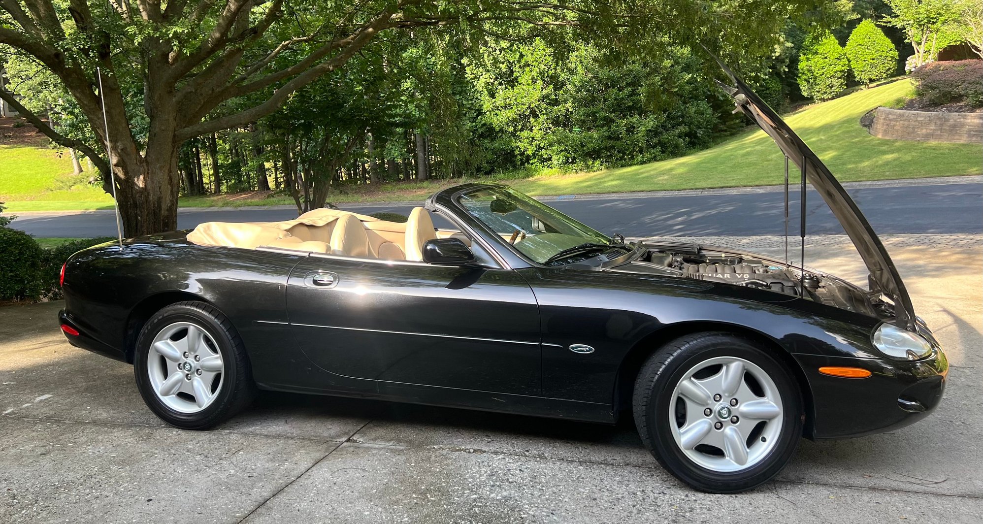1999 Jaguar XK8 - Jaguar 1999 XK8 for sale - Used - VIN SAJGX2041XC040834 - 63,048 Miles - 8 cyl - 2WD - Automatic - Coupe - Black - Oakwood, GA 30566, United States
