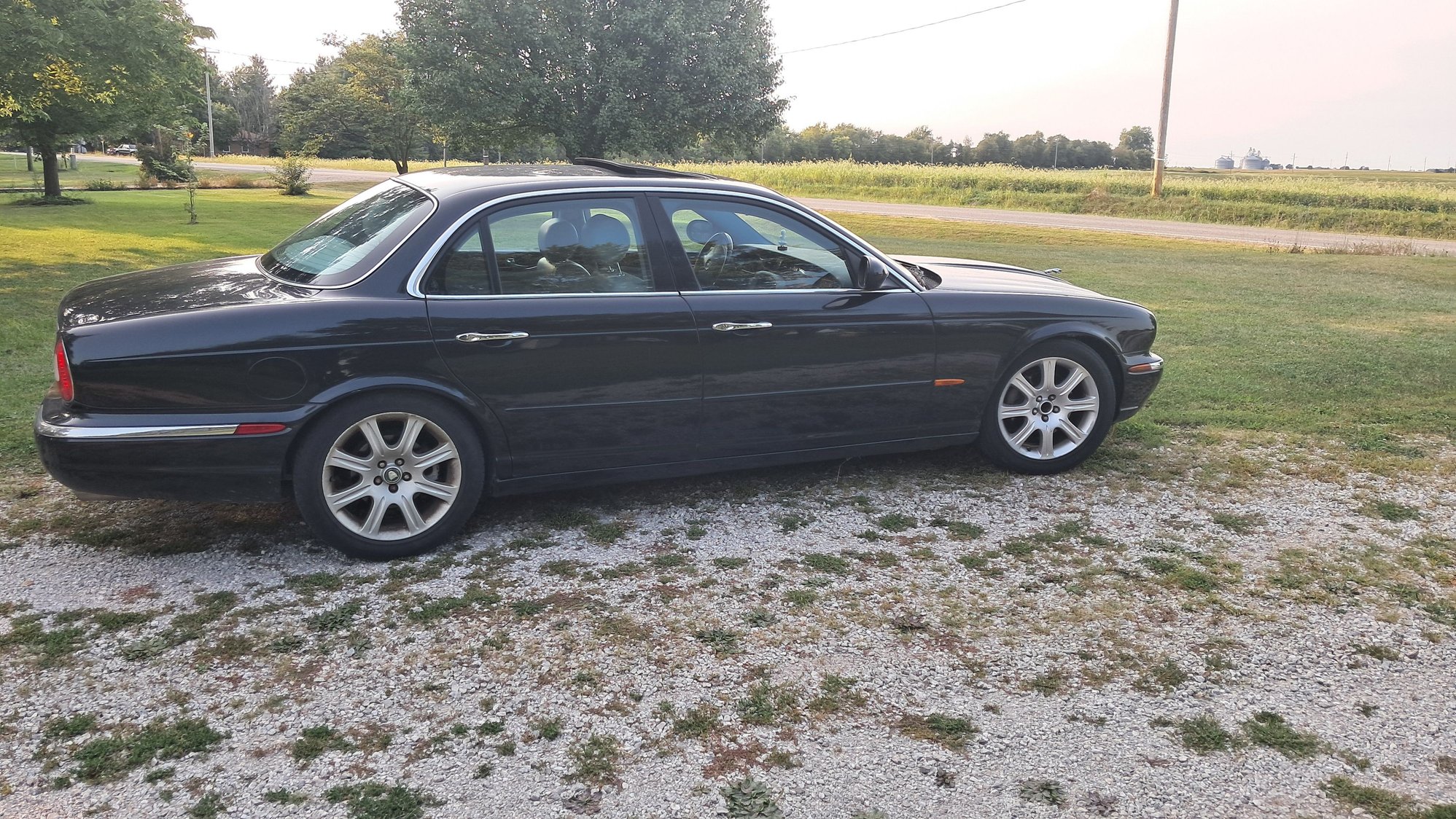 2004 Jaguar XJ8 - 2004 JAGUAR XJ8 - needs repair or good parts car - Used - VIN SAJEA71C94SG09252 - 129,000 Miles - 8 cyl - 2WD - Automatic - Sedan - Black - Kappa, IL 61738, United States