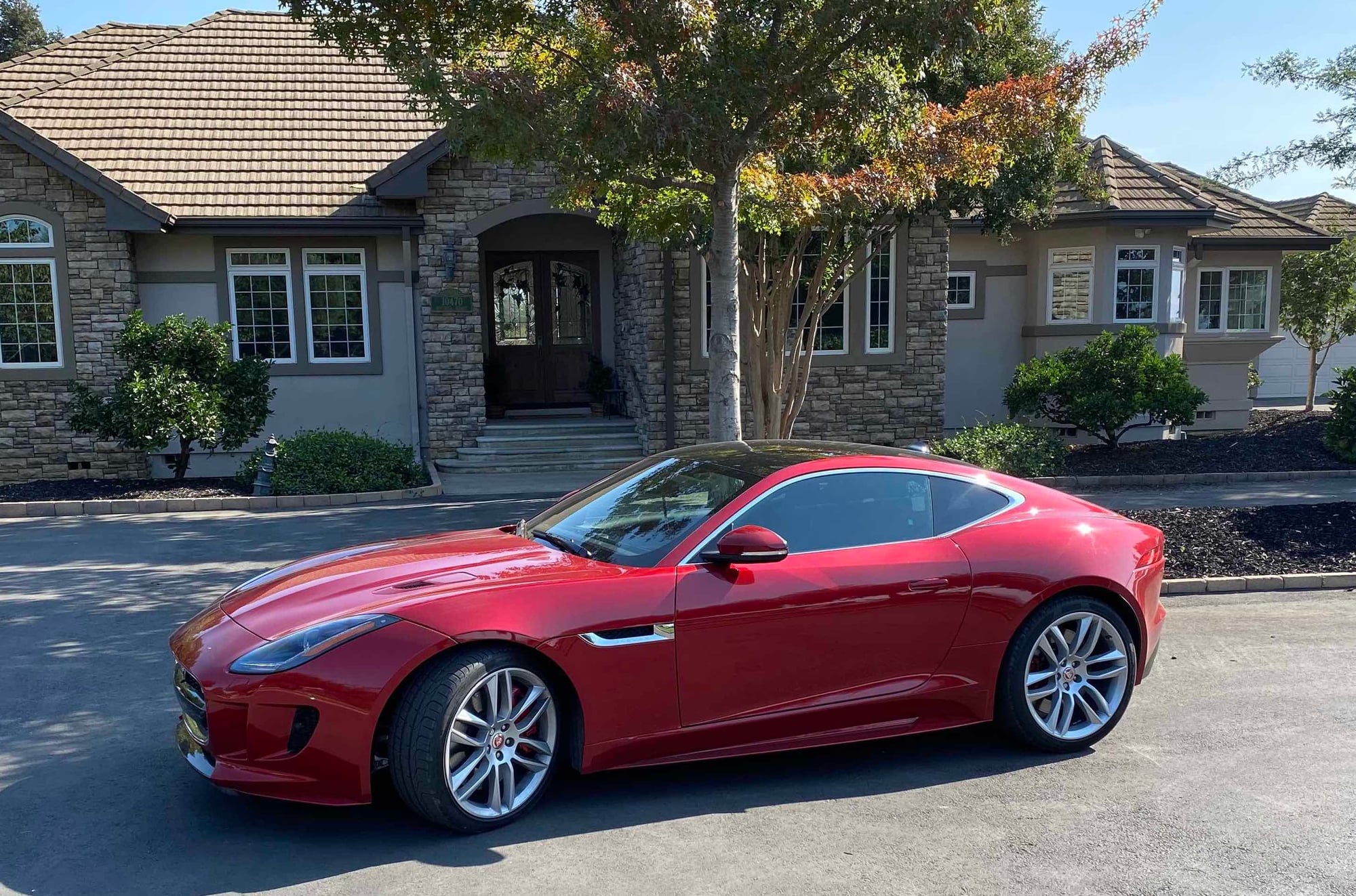 2016 Jaguar F-Type - 2016 Jaguar F-Type R, 5,500 miles, AWD. V-8 supercharged with 550hp - Used - VIN SAJWJ6DL0GMK29877 - 8 cyl - AWD - Automatic - Coupe - Red - Gilroy, CA 95020, United States