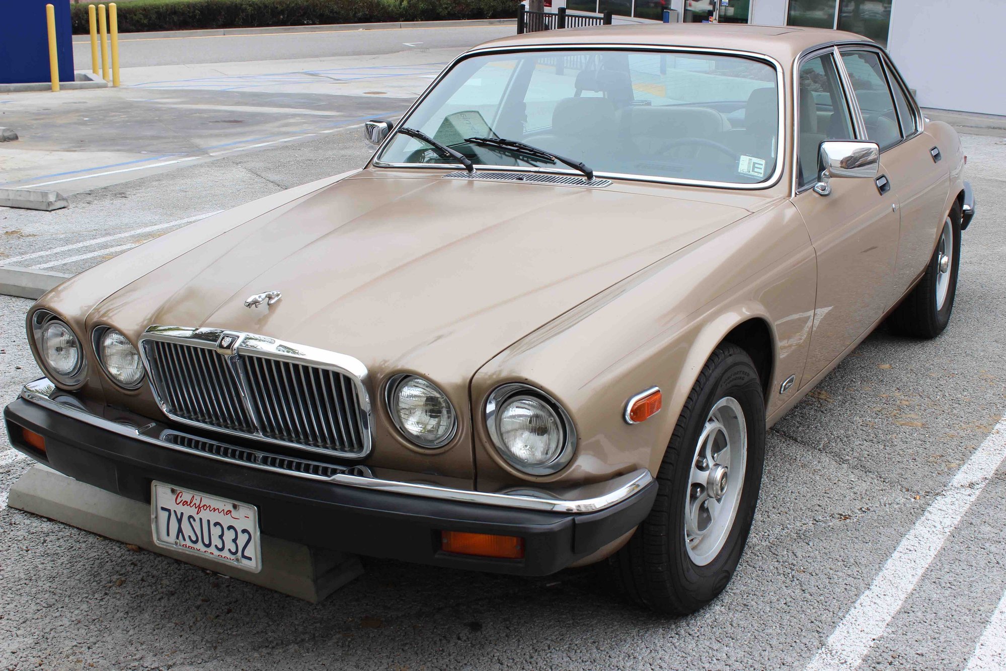 1985 Jaguar Vanden Plas - 1985 Jaguar XJ Vanden Plas - Used - VIN SAJAY1346FC415477 - 113,400 Miles - 6 cyl - 2WD - Automatic - Sedan - Beige - Venice, CA 90291, United States
